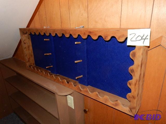 lot 204 image: Gun Rack, 3 Guns