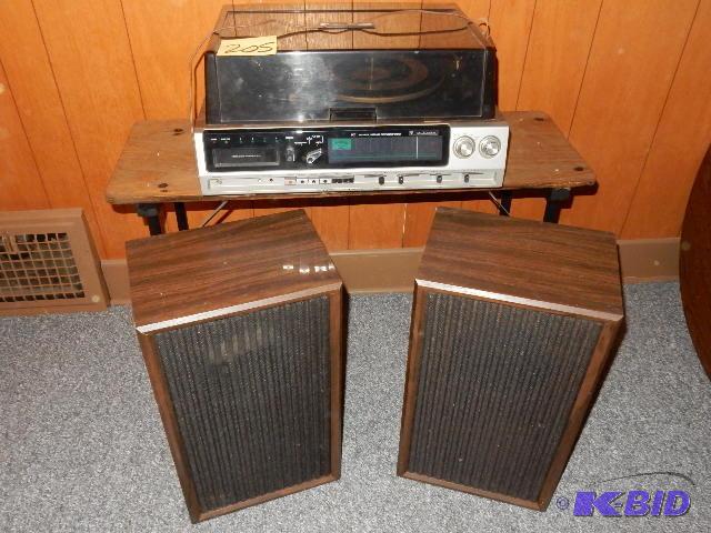lot 205 image: Juliette Automatic Changer, AMAFM Radio, Recorderplayer
