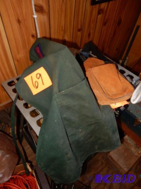 lot 69 image: Coleman work apron, Kolpin tool belt