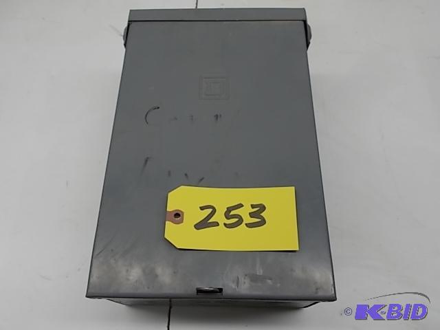 Square D 100 Amp Outdoor Circuit Breaker Encl...