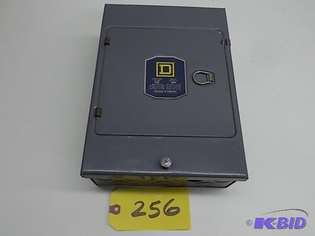 Square D 33582 Switch &amp Fuse Cabinet...