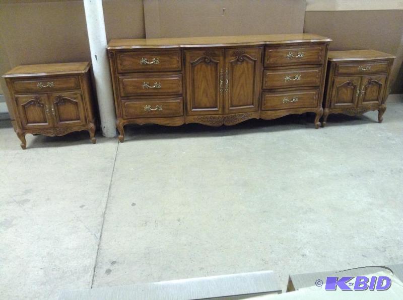Drexel Dresser With 2 Matching Night Stands
