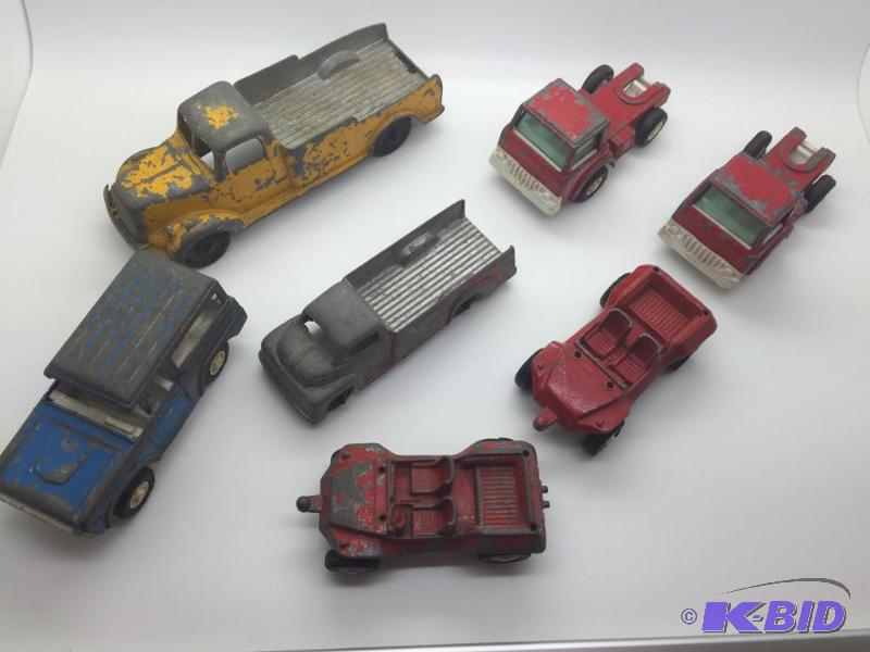 7 Vintaeg Tootsie Toys