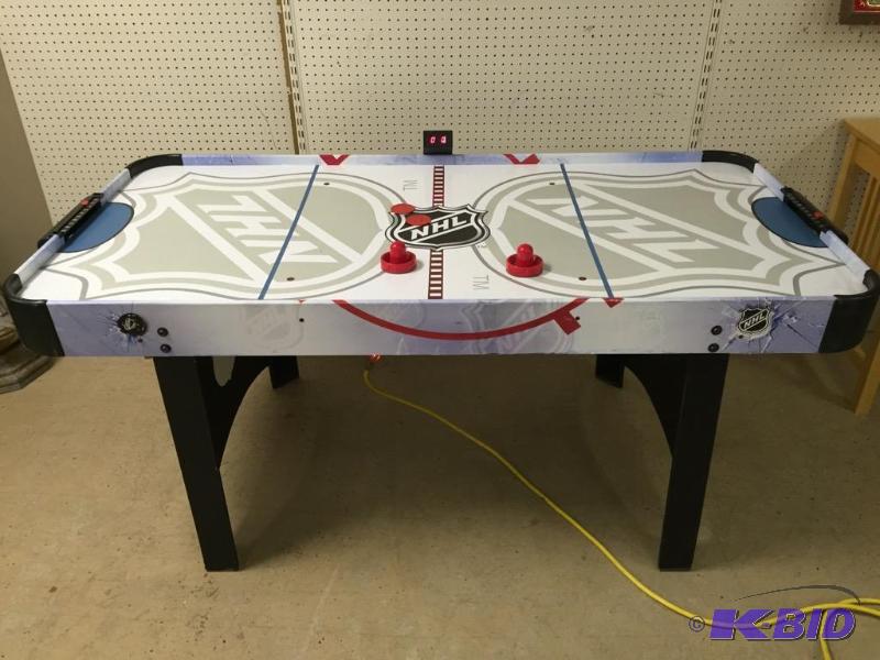 Air Hockey Table
