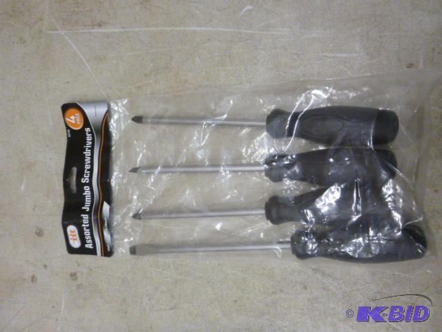 lot 107 image: Pack of 4 itt Assorted Jumbo Screwdrivers...