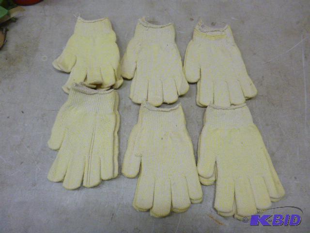 lot 238 image: 6 Pairs of Gloves Size ML...