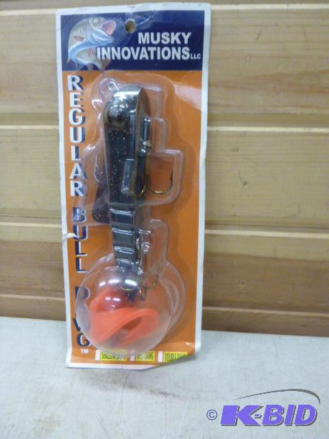 lot 315 image: Musky Innovations Regular Bull Dawg Lure...