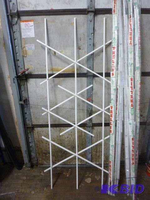 lot 407 image: 6 Master Mark Plastic Garden Trellises Uprigh...