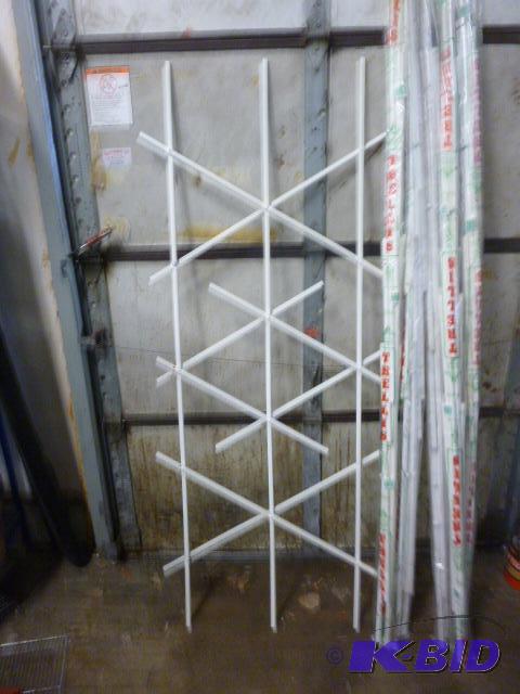 lot 408 image: 6 Master Mark Plastic Garden Trellises Uprigh...