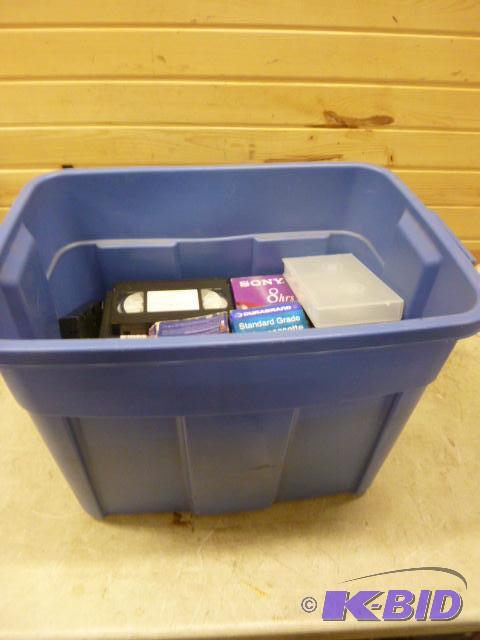 lot 436 image: Tote with Miscellaneous VHS Tapes...