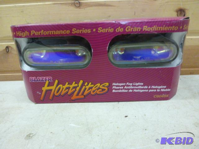 lot 47 image: Blazer HottLites Halogen Fog Lights C6045K...