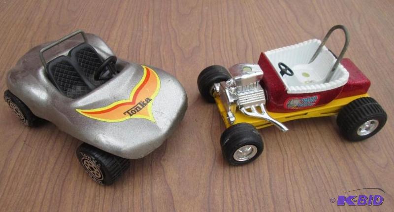 lot 115 image: Pair of dye cast metal Tonka cars...