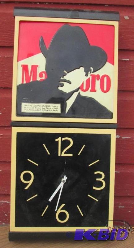lot 2 image: Vintage Malrboro clock. Batter operated. Meas...