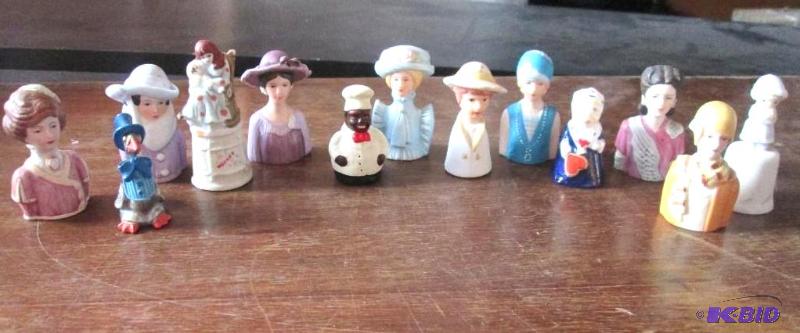 lot 33 image: Lot of 13 porcelain thimbles, most are Avon. ...