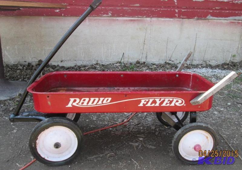 lot 36 image: Radio Flyer wagon....