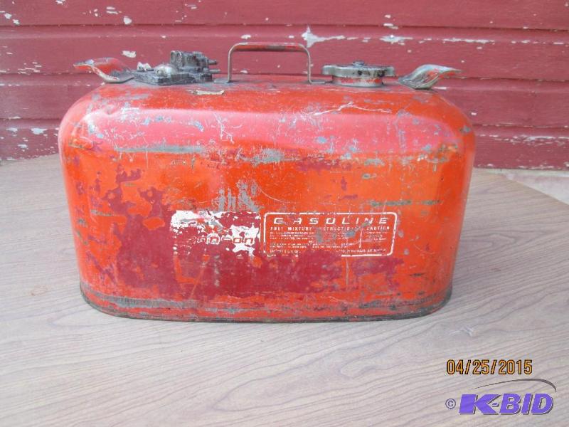 lot 37 image: 6 gallon gas can....