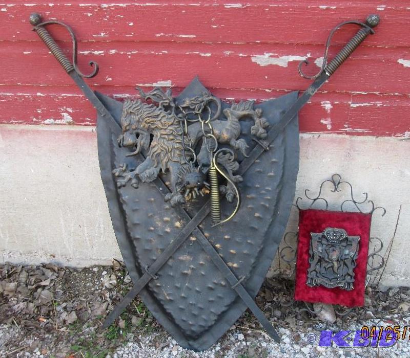 lot 44 image: Coat of arms and Midevil armor wall decoratio...