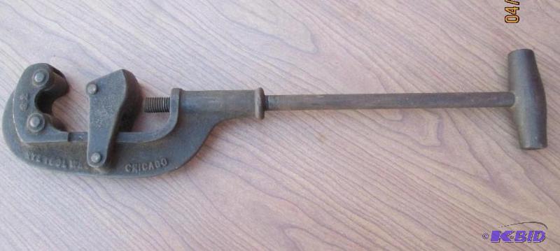lot 64 image: 22" pipe wrench...