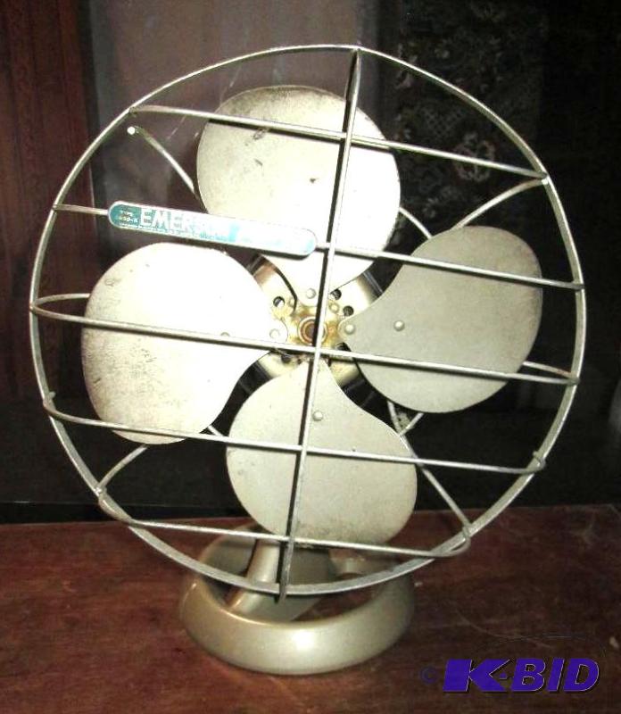 lot 74 image: Vintage Emerson Junior fan in great condition...
