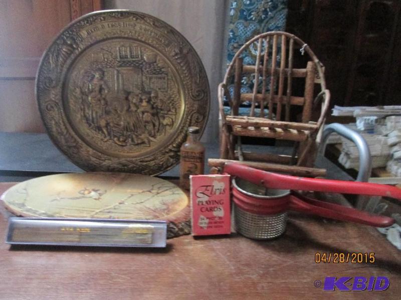 lot 83 image: Small lot of household miscellaneous items...