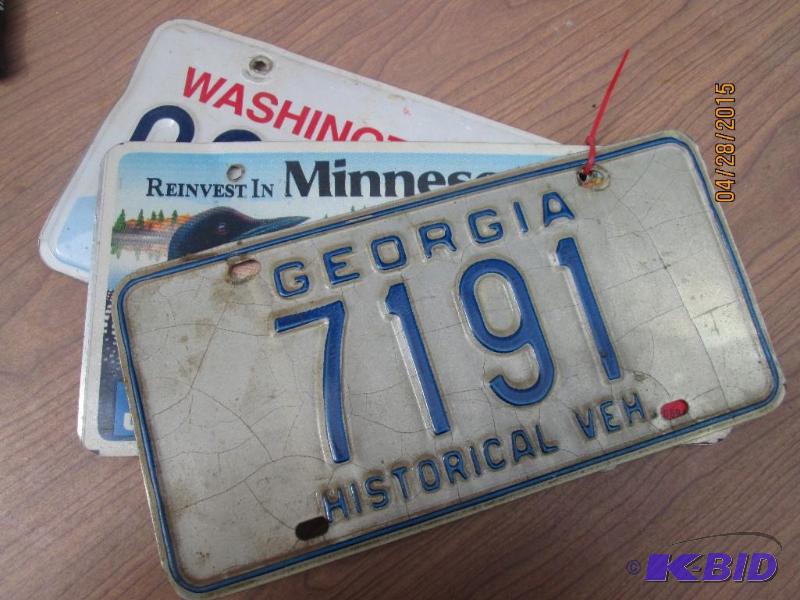 lot 89 image: Lot of 3 license plates...