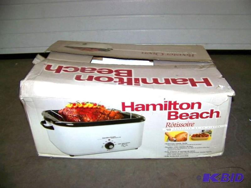 lot 15 image: Hamilton Beach, 18 Qt, Roaster Oven - BRAND NEW in open box
