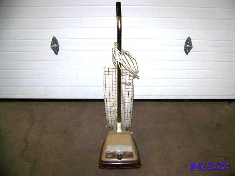 lot 7 image: Eureka, Vibra Groomer II, Vacuum  Vac