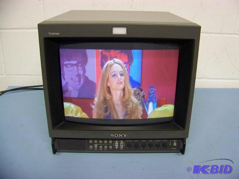 lot 53 image: Sony, Trinitron, 14, Color Video Monitor