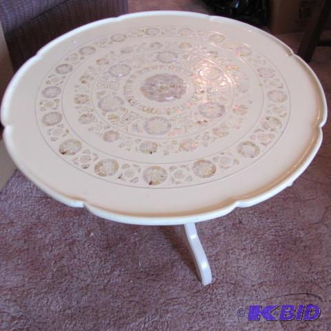 Piecrust Pedestal Table