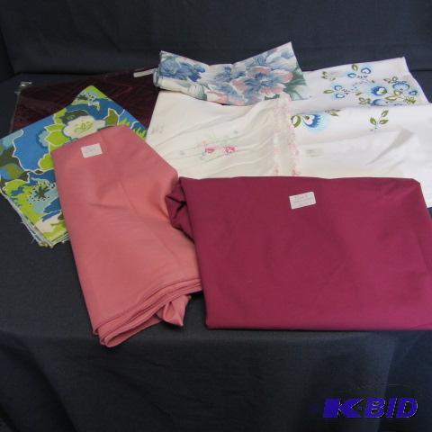 Round & Printed Tablecloths