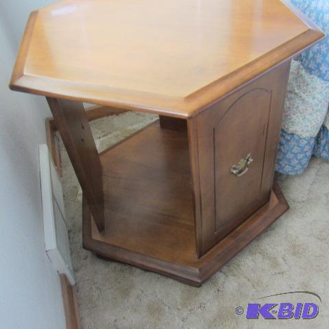 Hexagon Table