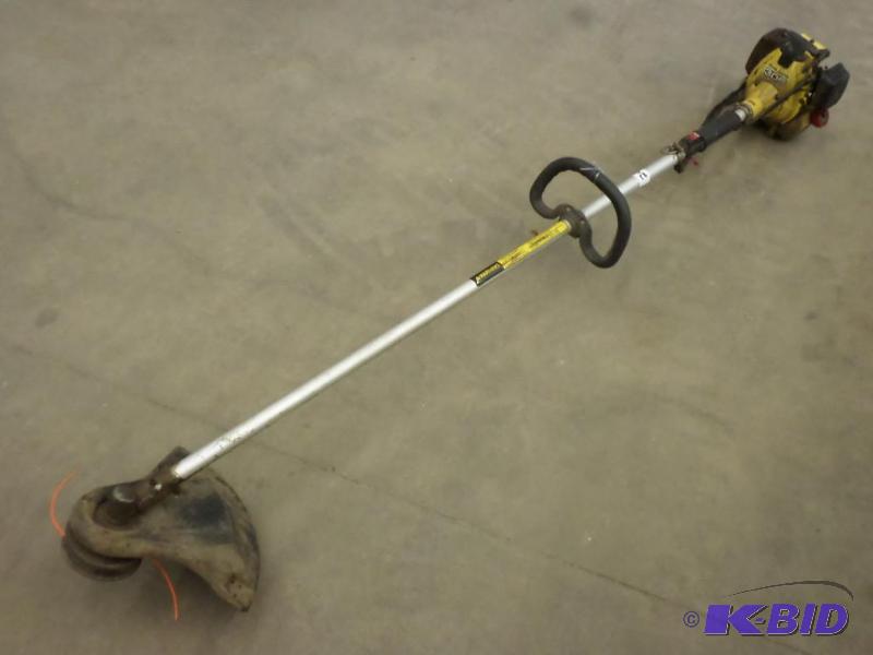lot 24 image: John Deere 30S Gas Trimmer, Needs Carb Cleani...