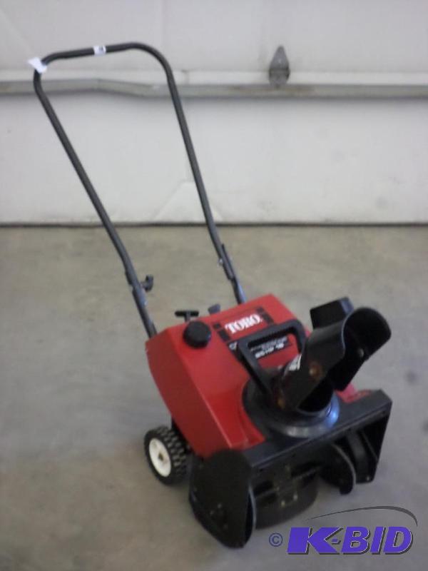lot 6 image: Toro CCR Powerlite Electric Start 3.25HP 16&q...