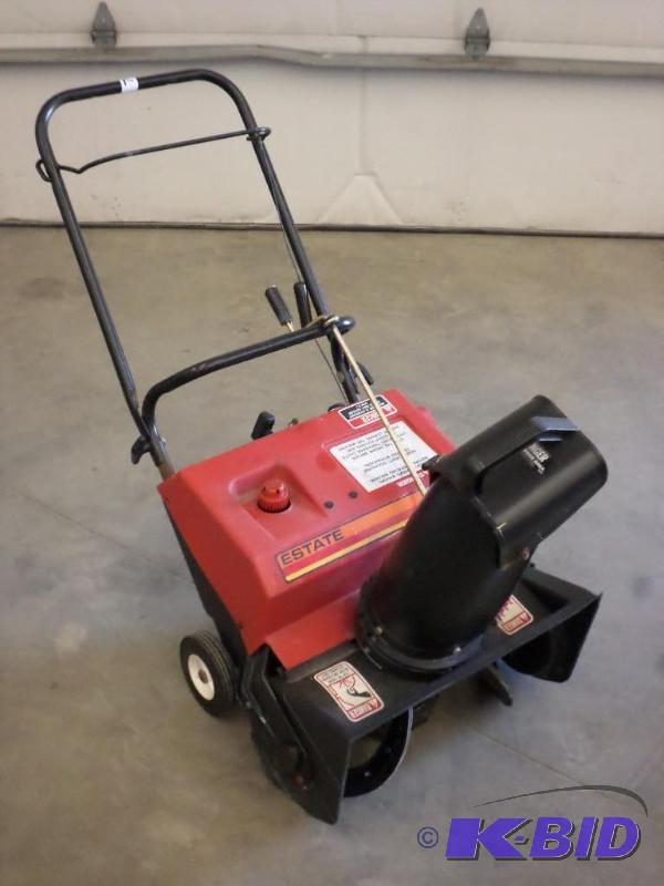 lot 7 image: Estate 3HP 20" Snowblower, Runs & Op...