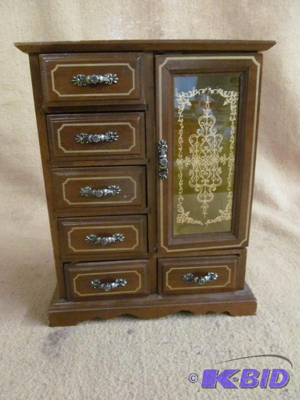 Jewelry box