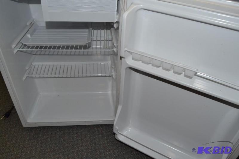 lot 18 image: Compact Refrigerator