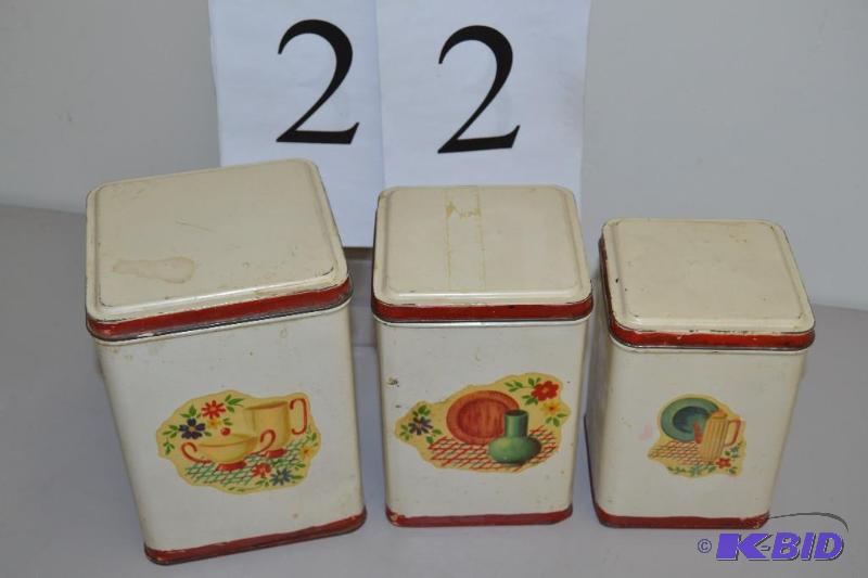 lot 22 image: Cannister set