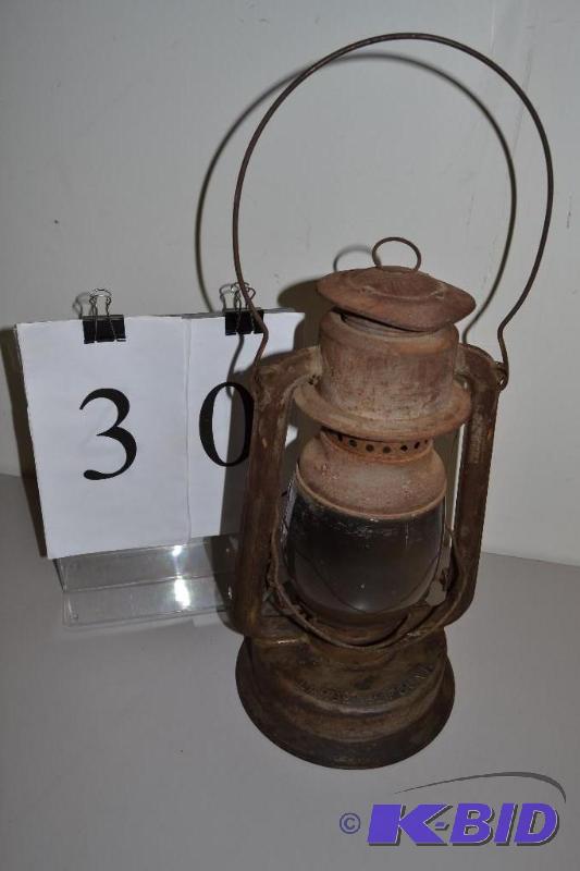 lot 30 image: Lantern