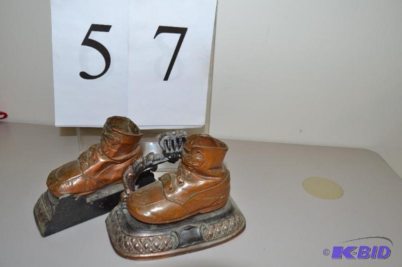 lot 57 image: Bronzed baby shoe bookends