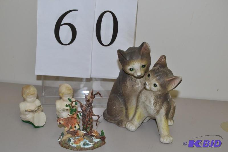 lot 60 image: Figurines