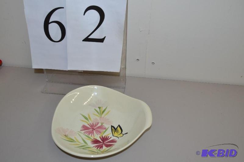 lot 62 image: Red Wing bowl