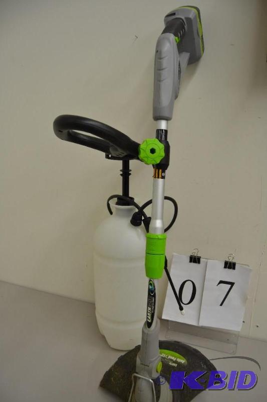lot 7 image: Weed whip and sprayer