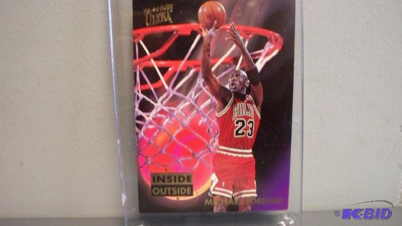 lot 16 image: 1994 Fleer Ultra Michael Jordon Card # 4 of 1...