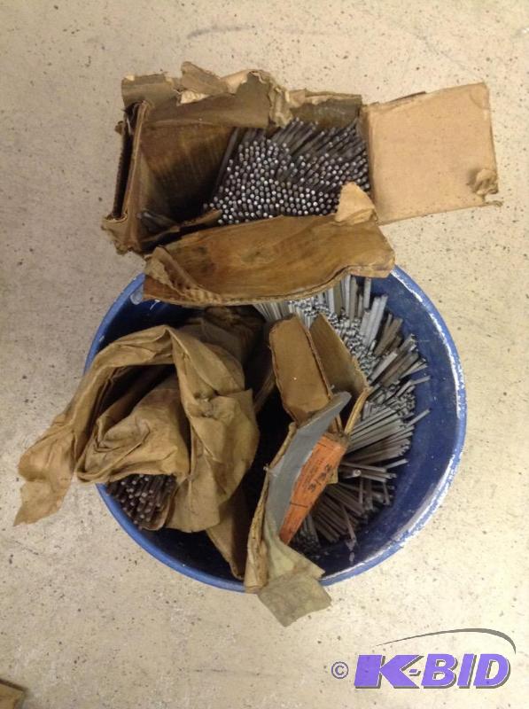 lot 24 image: Lot of welding rods