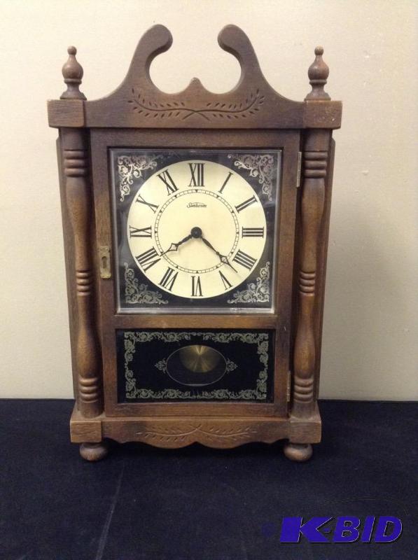 lot 26 image: Lot of a vintage electric wall mini grandfaterh clock