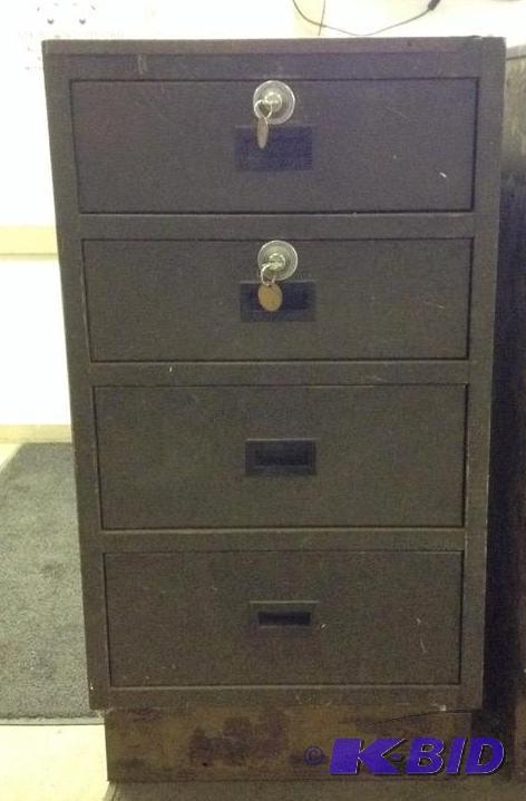 lot 34 image: Metal 4 Drawer Storage Chest