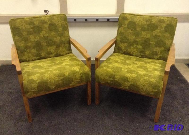 lot 37 image: 2 Vintage Side Chairs
