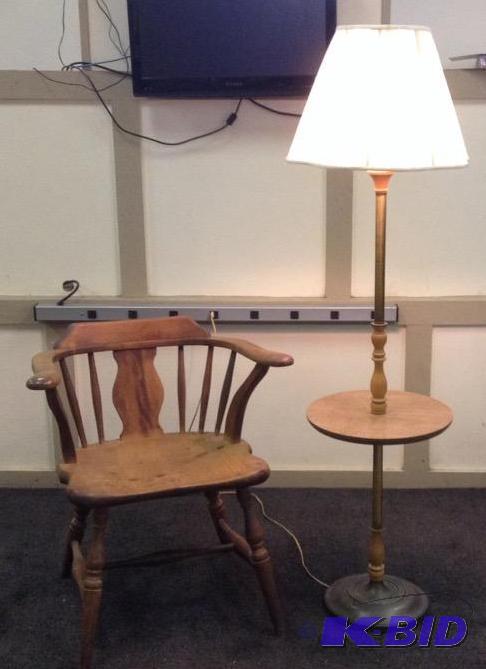 lot 40 image: Reading Floor Lamp and Chair