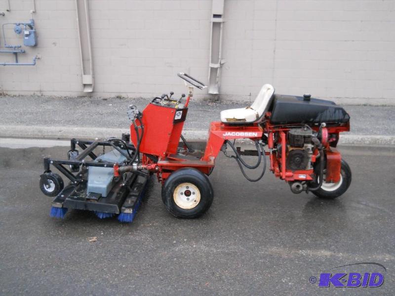 lot 3 image: Jacobsen Greensking IV with a Broyhill Grains Keeper