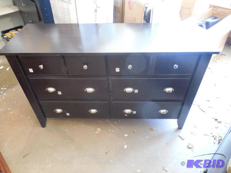 lot 23 image: alcove 6-Drawer Dresser